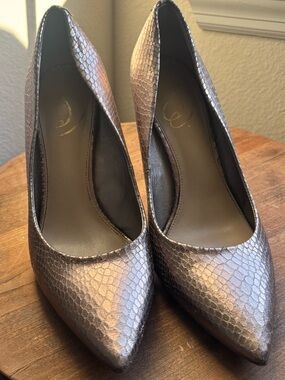 Metallic Bronze Pointed-Toe Women's Pumps